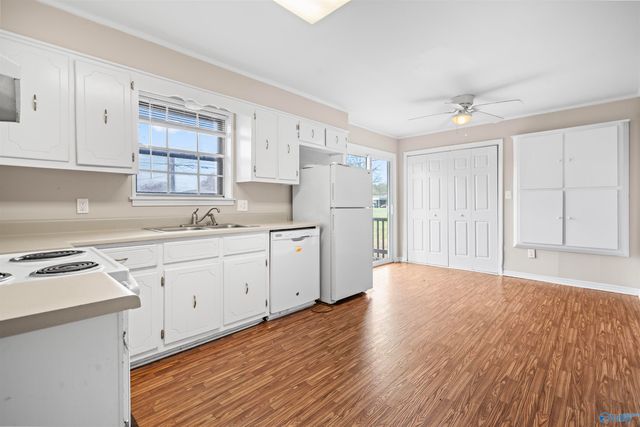 302 Glendale Avenue, Muscle Shoals, AL 35661