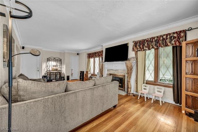 18428 Winslow Road, Shaker Heights, OH 44122