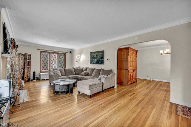 18428 Winslow Road, Shaker Heights, OH 44122