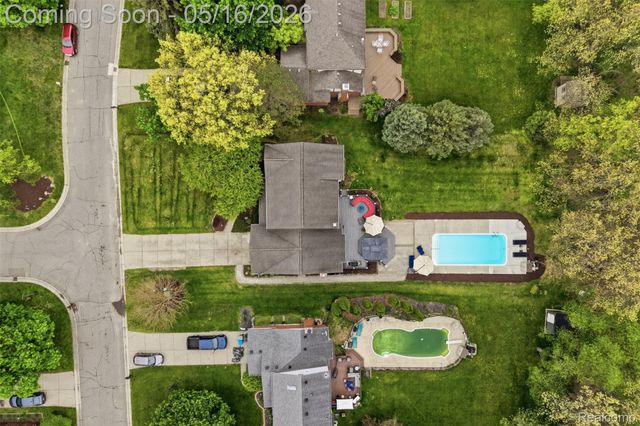 8876 Wintercove Drive, Commerce Charter Township, MI 48382