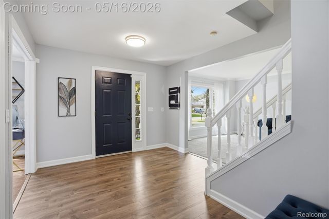 8876 Wintercove Drive, Commerce Charter Township, MI 48382