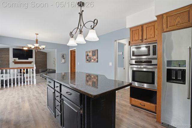 8876 Wintercove Drive, Commerce Charter Township, MI 48382