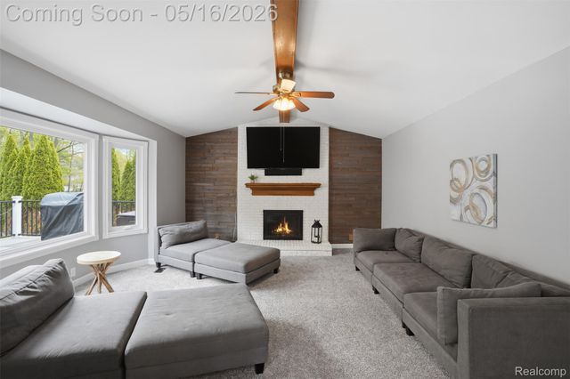 8876 Wintercove Drive, Commerce Charter Township, MI 48382