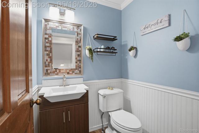 8876 Wintercove Drive, Commerce Charter Township, MI 48382