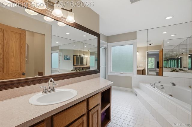 8876 Wintercove Drive, Commerce Charter Township, MI 48382
