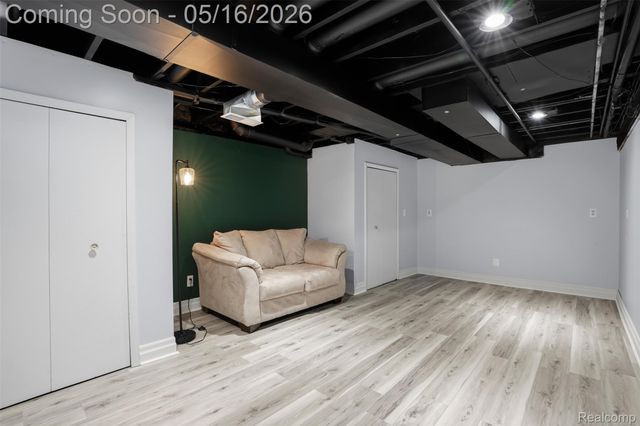 8876 Wintercove Drive, Commerce Charter Township, MI 48382