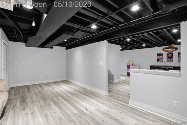 8876 Wintercove Drive, Commerce Charter Township, MI 48382