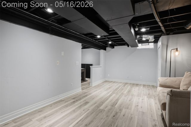 8876 Wintercove Drive, Commerce Charter Township, MI 48382