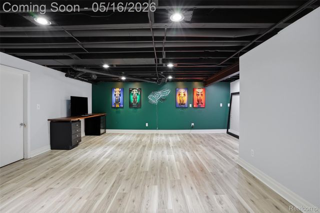 8876 Wintercove Drive, Commerce Charter Township, MI 48382