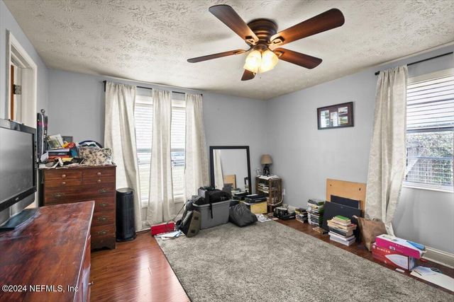 779 PERRYMAN Lane E, Jacksonville, FL 32221
