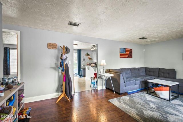 779 PERRYMAN Lane E, Jacksonville, FL 32221