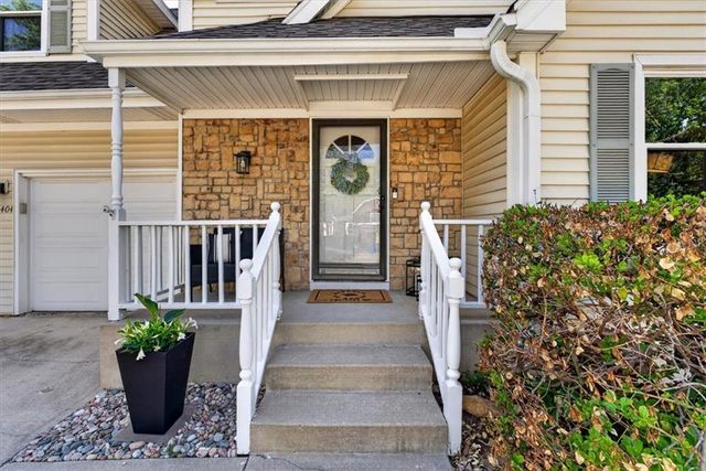 12404 S Seminole Drive, Olathe, KS 66062