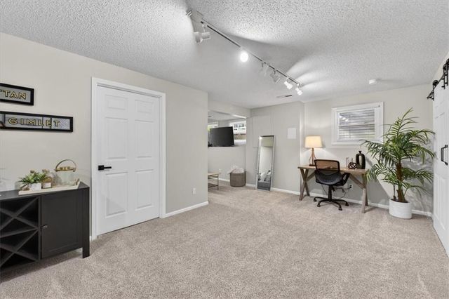 12404 S Seminole Drive, Olathe, KS 66062