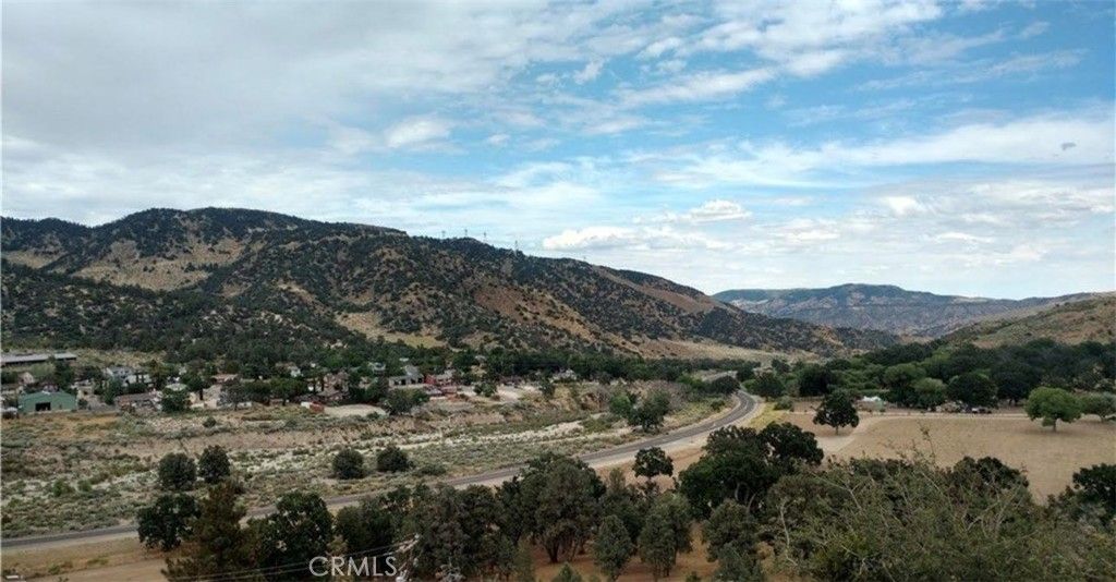 Image 5 of property listing at 3412 Iowa, Frazier Park, CA 93225