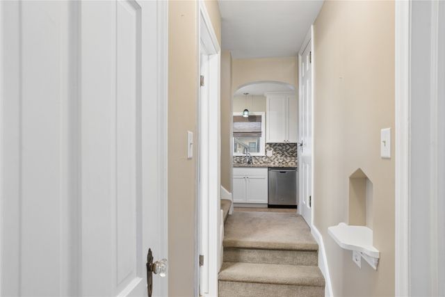 4338 Franklin Avenue, Des Moines, IA 50310