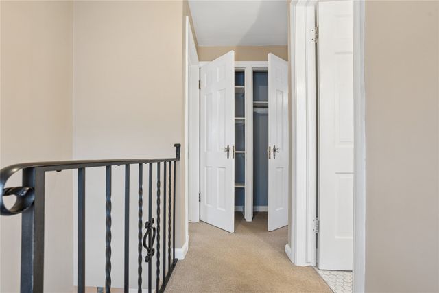 4338 Franklin Avenue, Des Moines, IA 50310