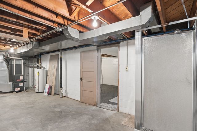 4338 Franklin Avenue, Des Moines, IA 50310