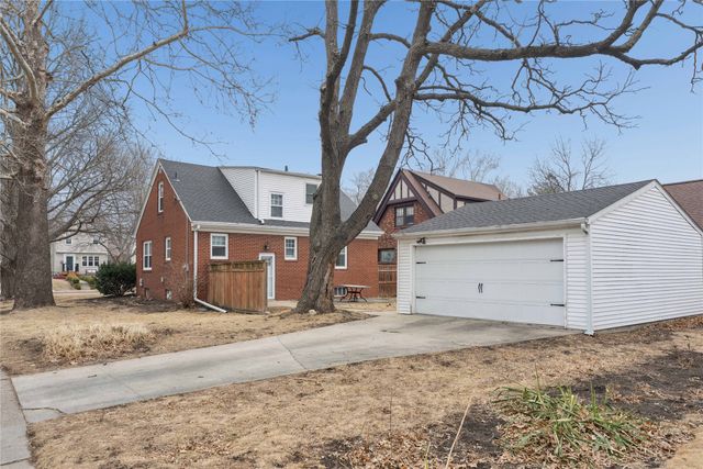 4338 Franklin Avenue, Des Moines, IA 50310