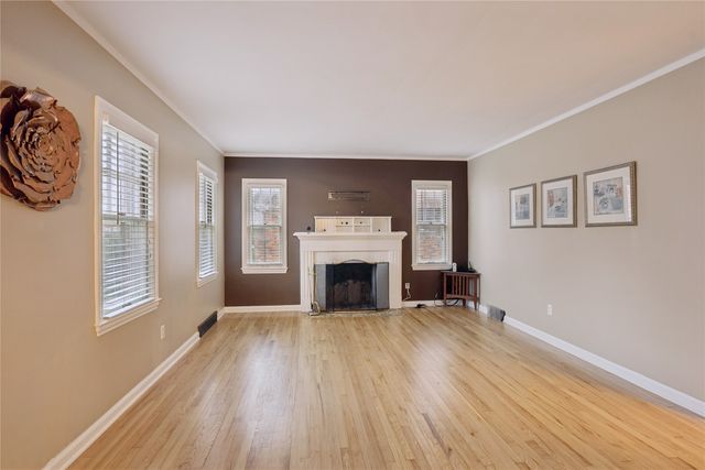 4338 Franklin Avenue, Des Moines, IA 50310