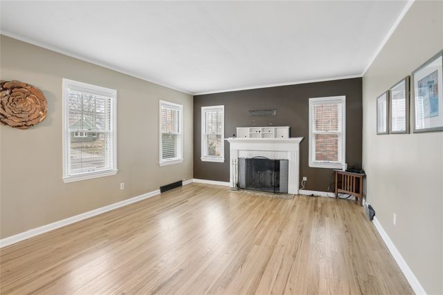 4338 Franklin Avenue, Des Moines, IA 50310