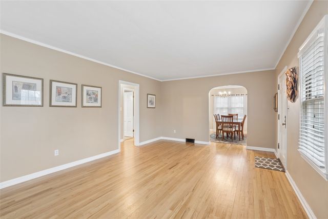 4338 Franklin Avenue, Des Moines, IA 50310