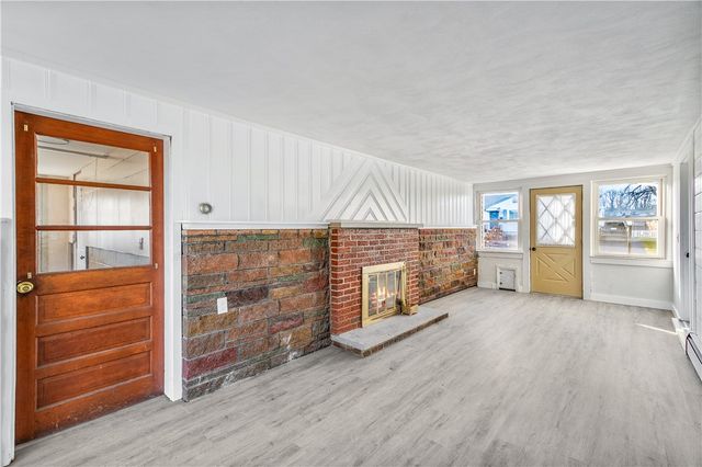 23 Columbus Avenue, Johnston, RI 02919