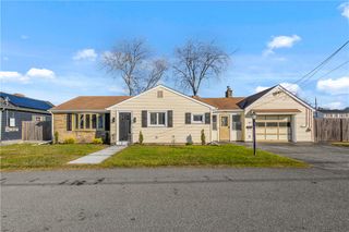 23 Columbus Avenue, Johnston, RI 02919