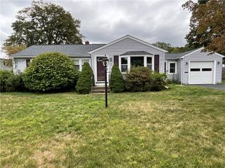 14 Beatrice Avenue, Warwick, RI 02889
