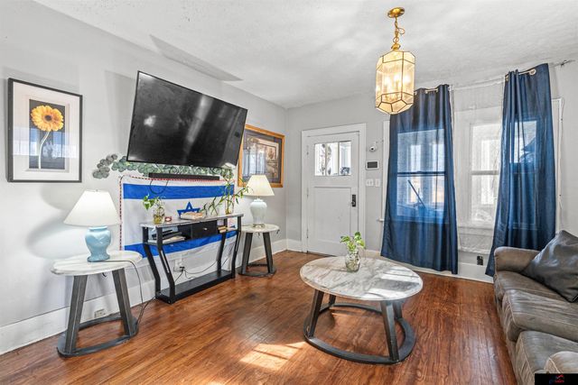 4314 N 39 Street, Omaha, NE 68111