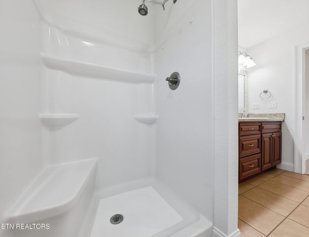 2017 Emma Lane, Maryville, TN 37803