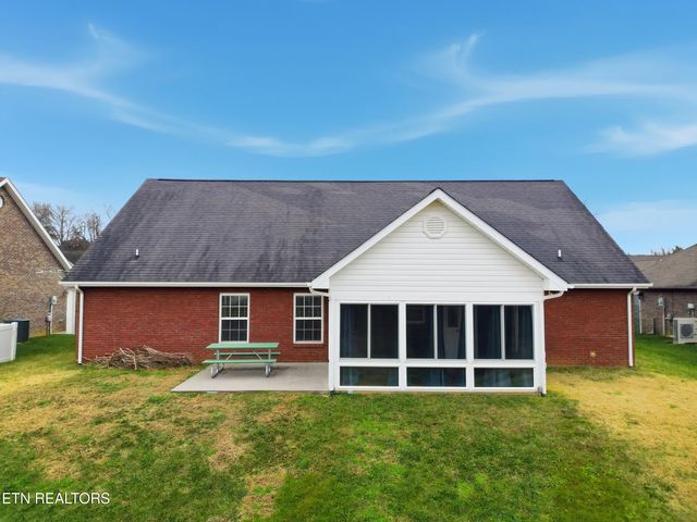 2017 Emma Lane, Maryville, TN 37803