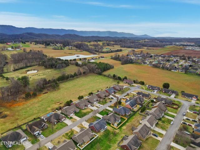 2017 Emma Lane, Maryville, TN 37803