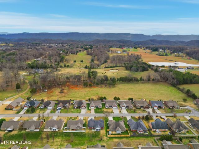 2017 Emma Lane, Maryville, TN 37803