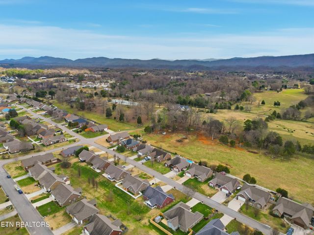 2017 Emma Lane, Maryville, TN 37803