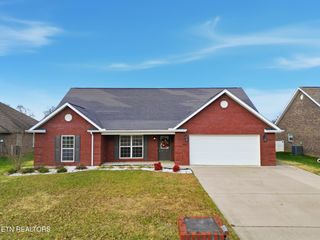 2017 Emma Lane, Maryville, TN 37803
