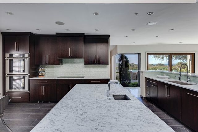 111 Ocean Avenue, Newport, RI 02840