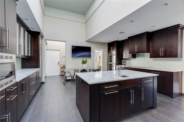 111 Ocean Avenue, Newport, RI 02840