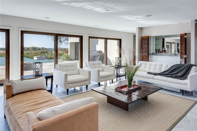 111 Ocean Avenue, Newport, RI 02840