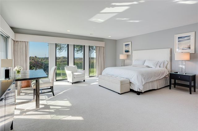 111 Ocean Avenue, Newport, RI 02840