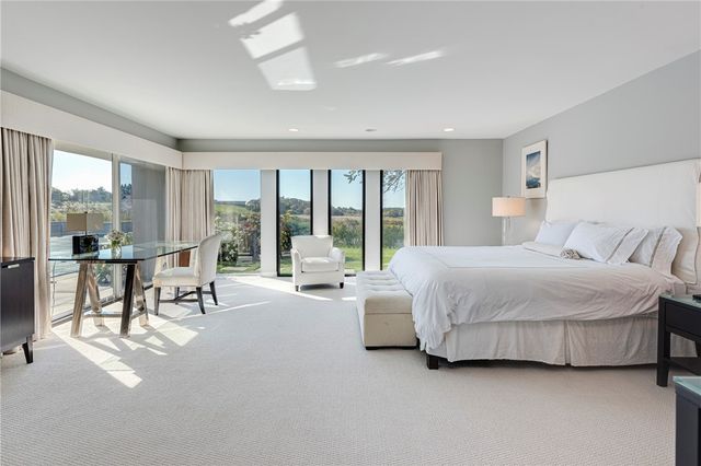 111 Ocean Avenue, Newport, RI 02840