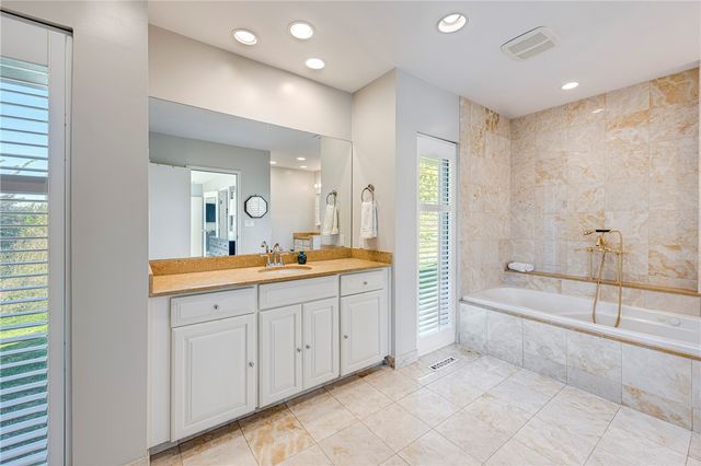 111 Ocean Avenue, Newport, RI 02840