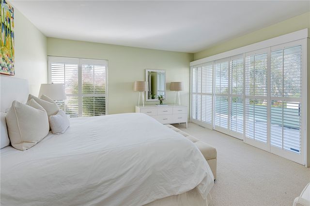 111 Ocean Avenue, Newport, RI 02840