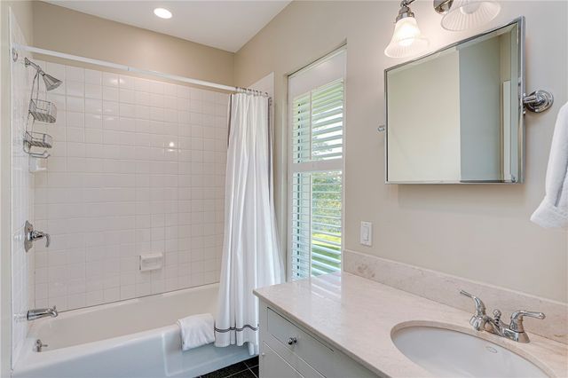 111 Ocean Avenue, Newport, RI 02840