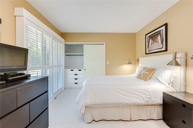 111 Ocean Avenue, Newport, RI 02840