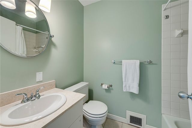 111 Ocean Avenue, Newport, RI 02840