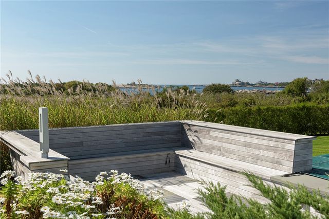 111 Ocean Avenue, Newport, RI 02840