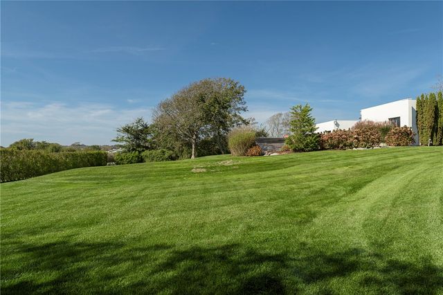 111 Ocean Avenue, Newport, RI 02840