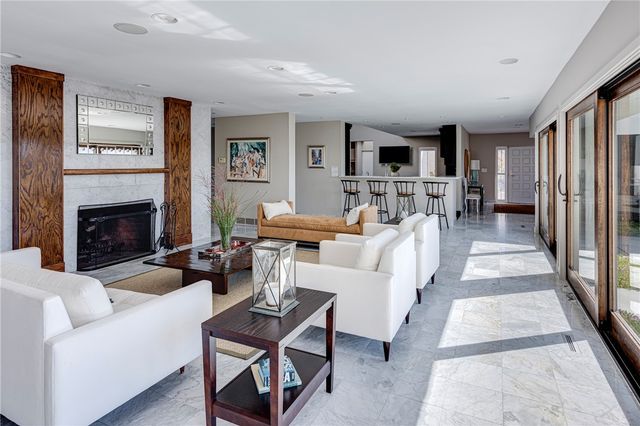 111 Ocean Avenue, Newport, RI 02840