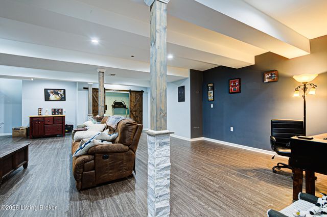 10611 Providence Dr, Louisville, KY 40291