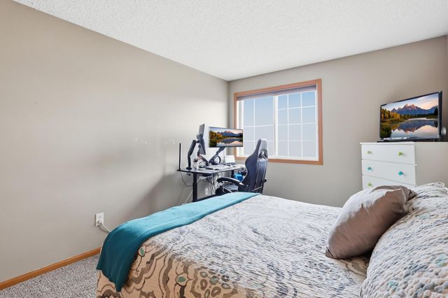 1805 Southcross Drive W 2706, Burnsville, MN 55306